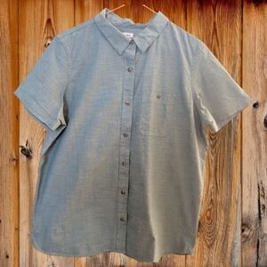 L.L. Bean Green Chambray Button Down Shirt Classic Short Sleeve XL. NWOT Comfort